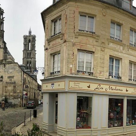Suite De Charme Au Pied De La Cathedrale Laon Exterior foto